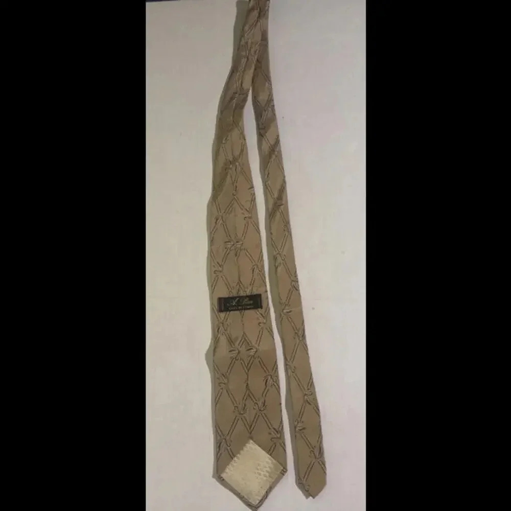 Tie - Picture 2 of 10